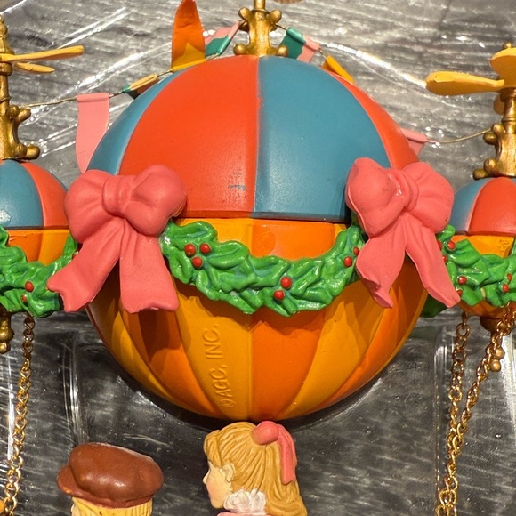 Carlton Cards Festive Hot Air Balloon Ornament - Picture 6 of 8